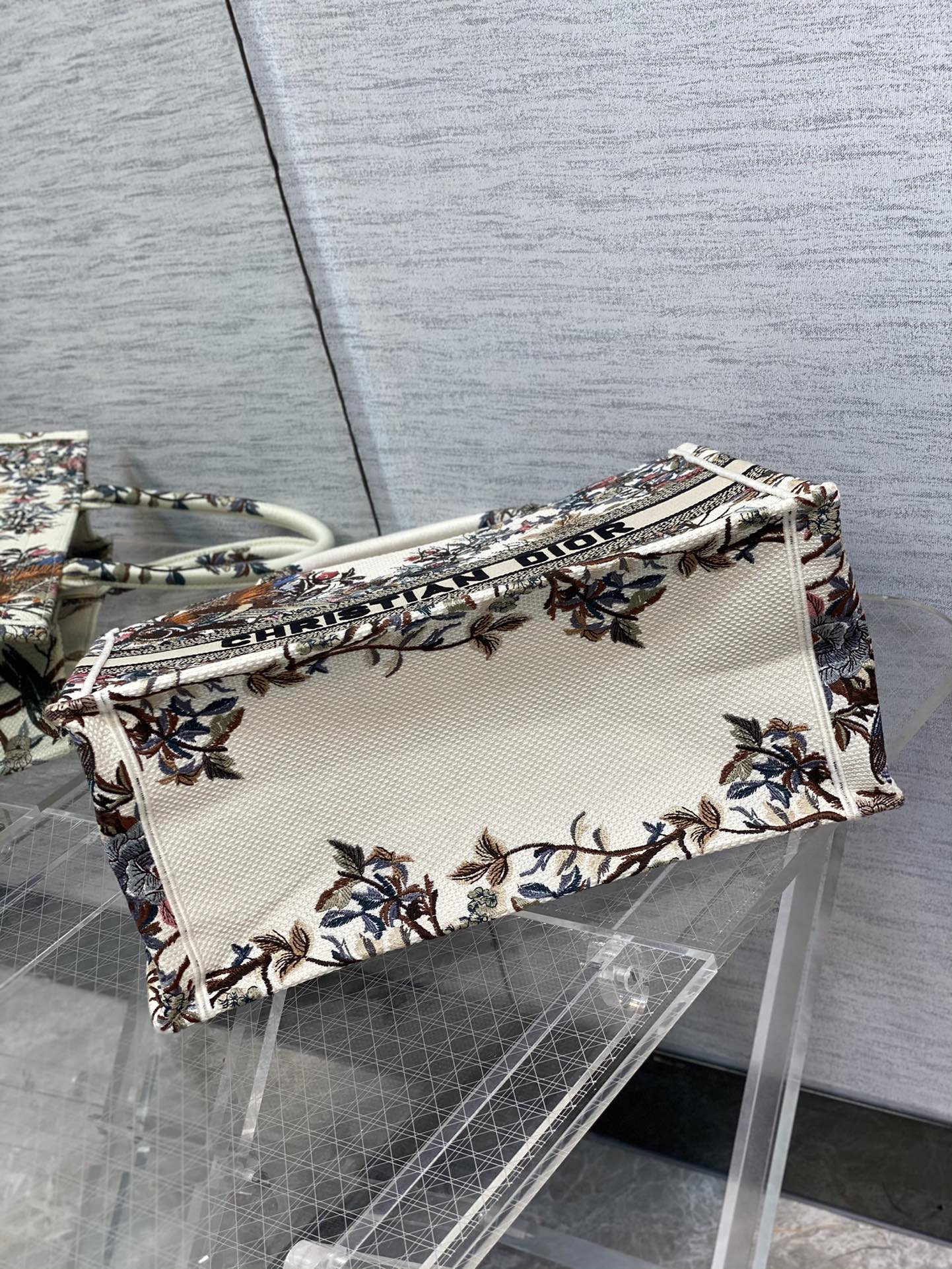 Dior Medium Winter Garden Tote Bag - Image 5