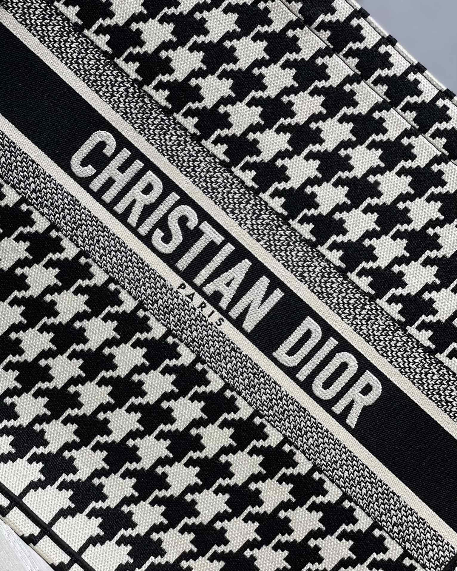 Dior Large Book Tote Bag in Black&White Houndstooth - Image 8