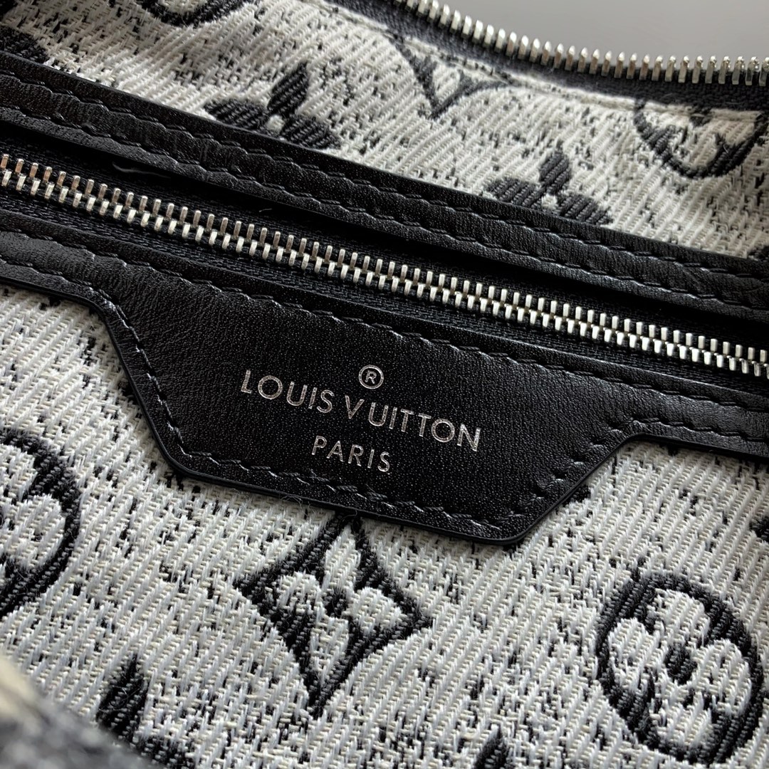 Louis Vuitton Speedy Bandoulière 25 Bag in Monogram Jacquard Denim - Image 6
