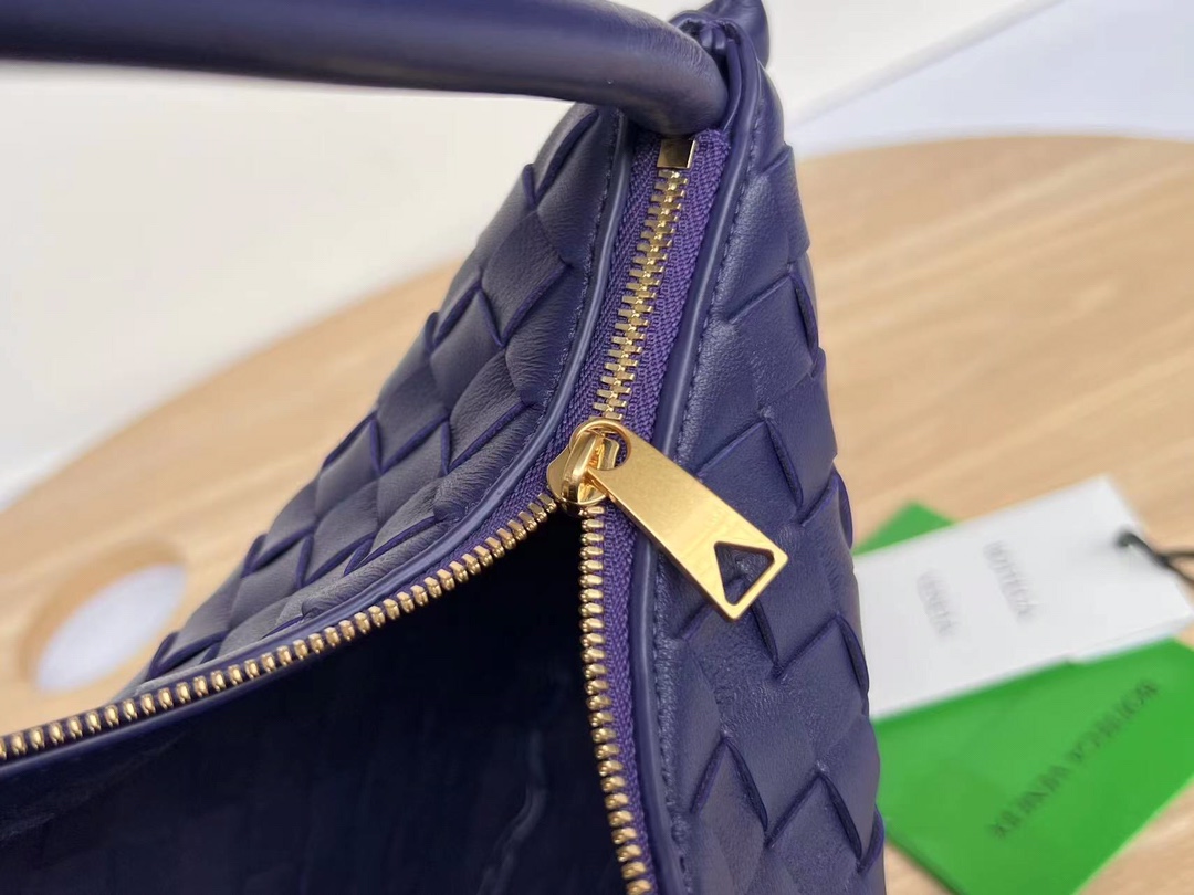 Bottega Veneta Bag - Image 8