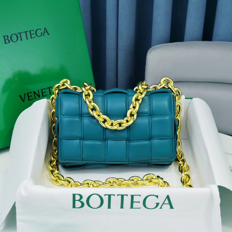 db9bf2_50e8bbef48e445f08eac93304cbe2457mv2.jpg Bottega Veneta Shoes - Image 1