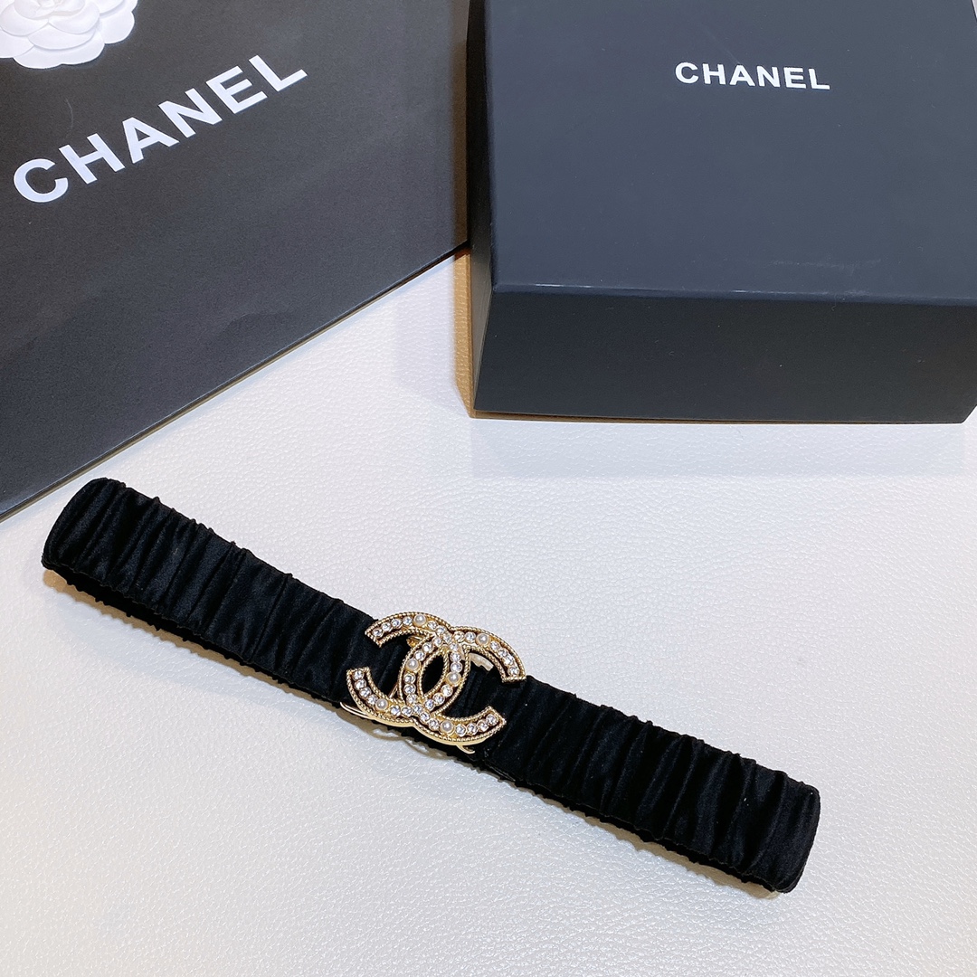 db9bf2_51893f183f8e4b5f8e6217beea924383mv2.jpg Chanel CC Buckle Elastic Belt - Image 1