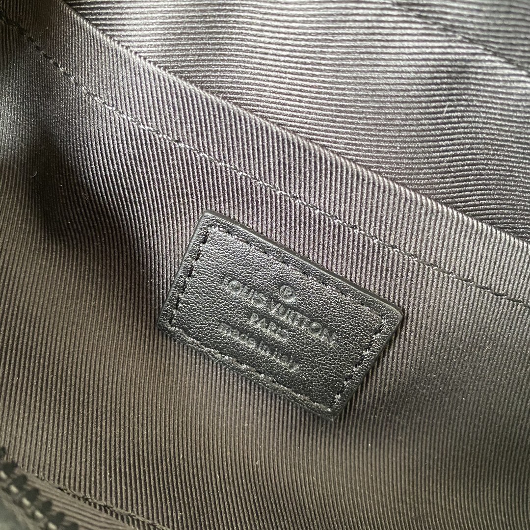 Louis Vuitton Outdoor Messenger Bag - Image 10