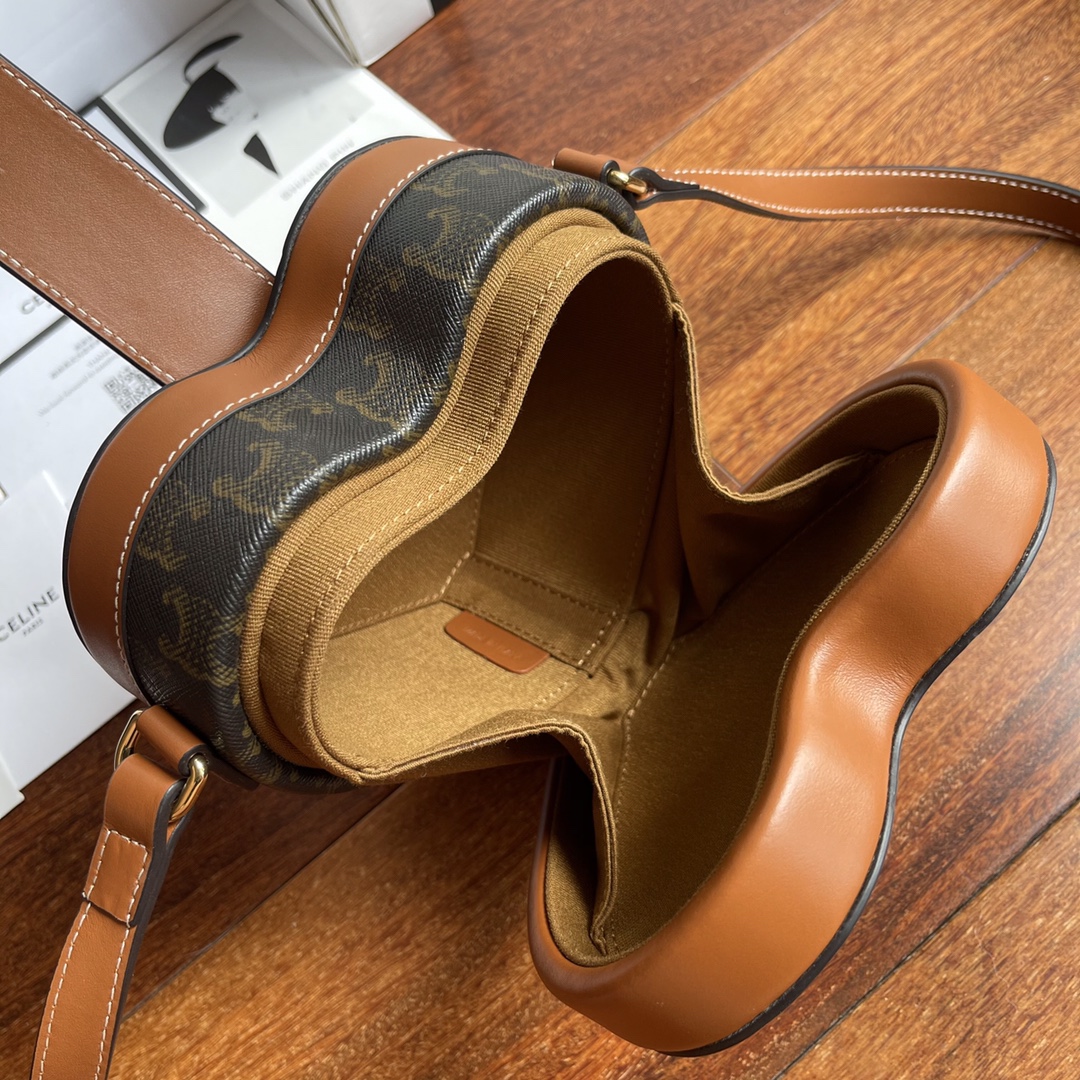 Celine Heart-shaped Cosmetic Box - Image 8