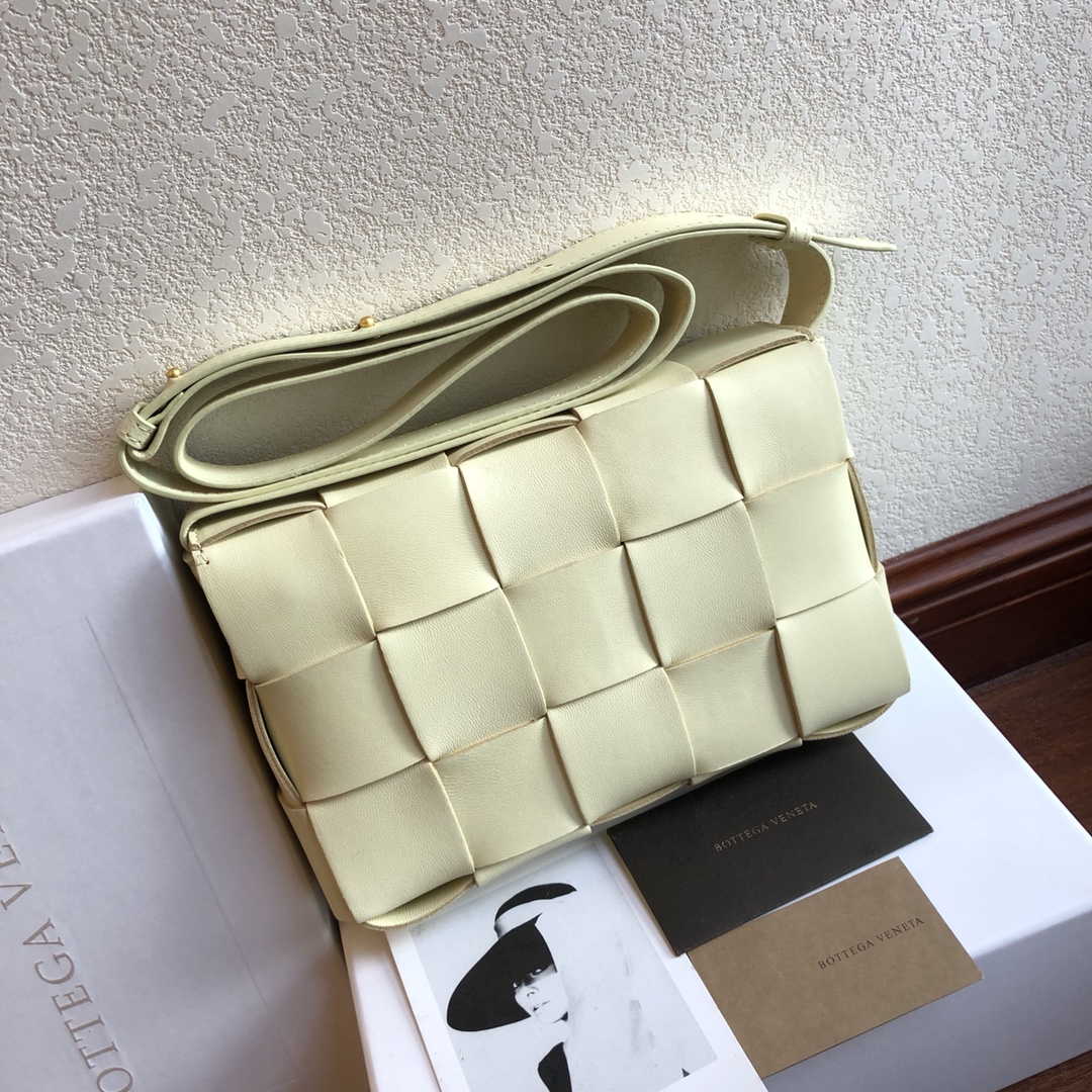 Bottega Veneta Woven Messenger Bag - Image 3