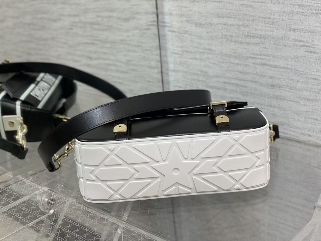 Dior Messenger Bag in Black - Image 7