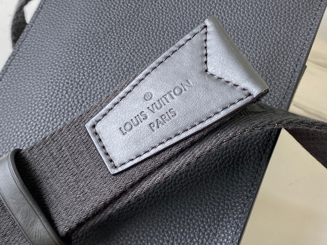 Louis Vuitton Aerogram Shoulder Bag - Image 6