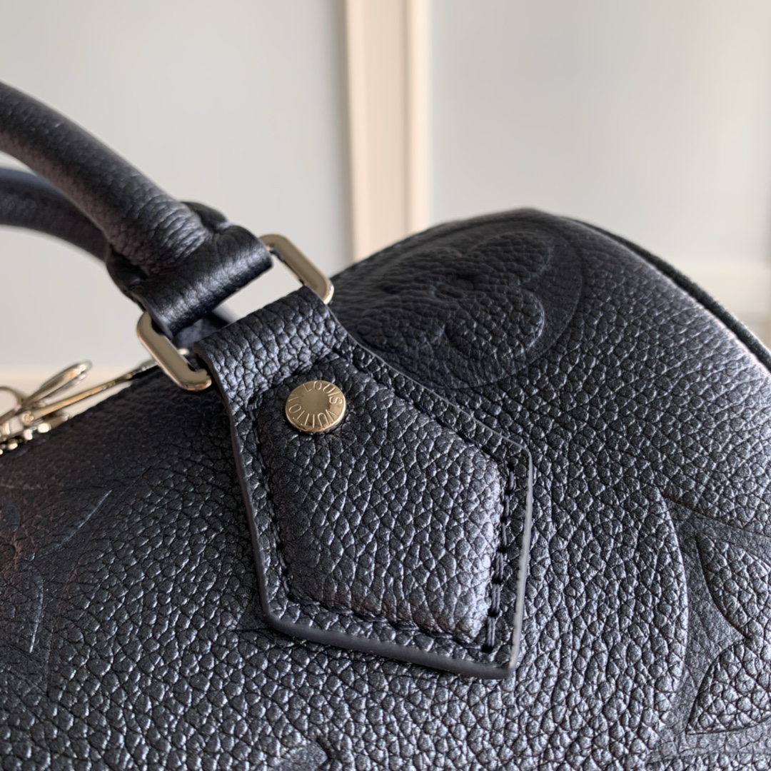 Louis Vuitton Blue Bandoulière 20 Bag - Image 8