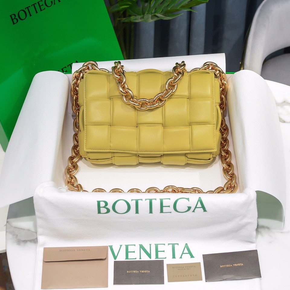 db9bf2_5c5d1f07aa4a4eb782853016a9d1351fmv2.jpg Bottega Veneta Shoes - Image 1