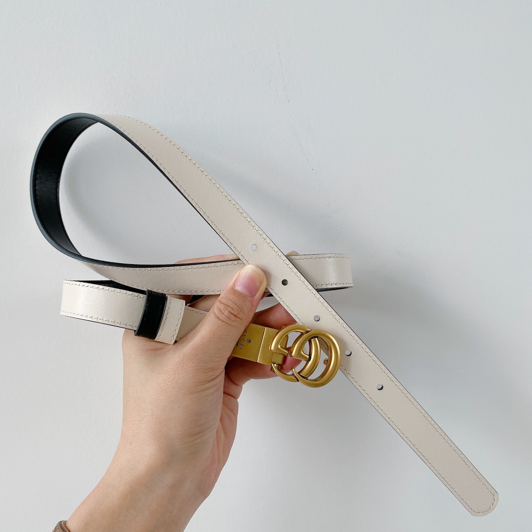 db9bf2_5cc4d571bfe148a7b489708dde81eee7mv2.jpg Gucci Leather Belt - Image 1