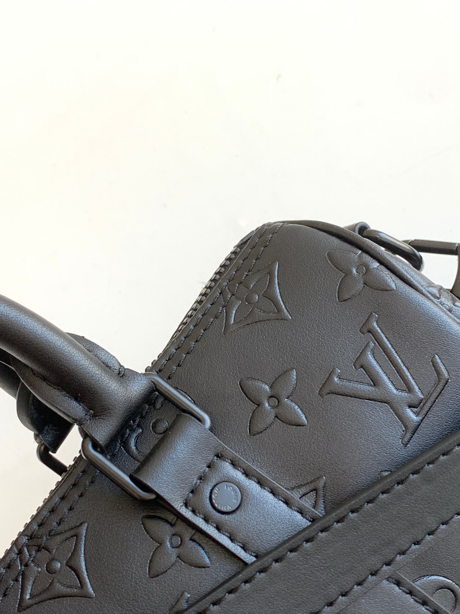 Louis Vuitton Speedy Keepall XS Travel Bag in Black - Image 7