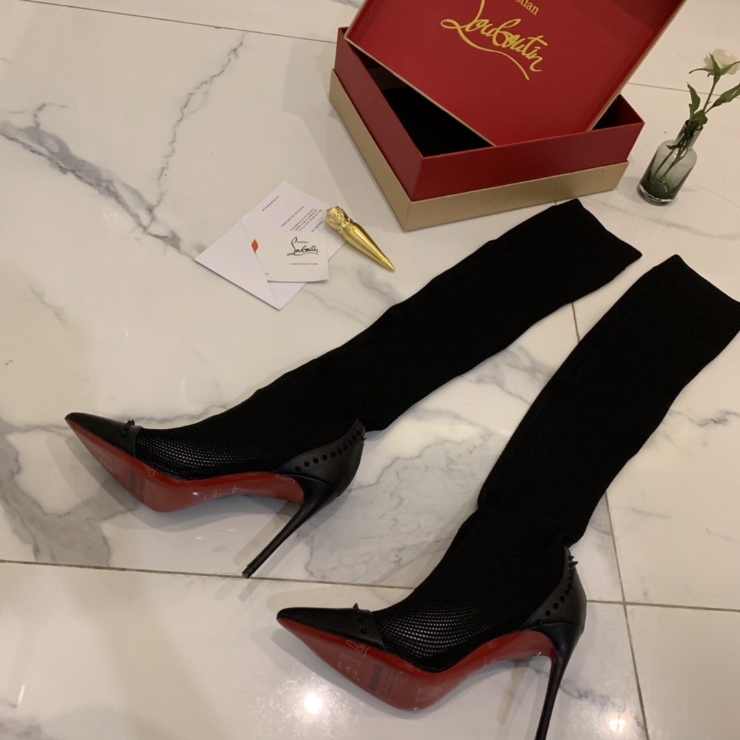 db9bf2_5dbac2a09b4b460682ae8114aab3939amv2.jpg Louboutin - Image 1