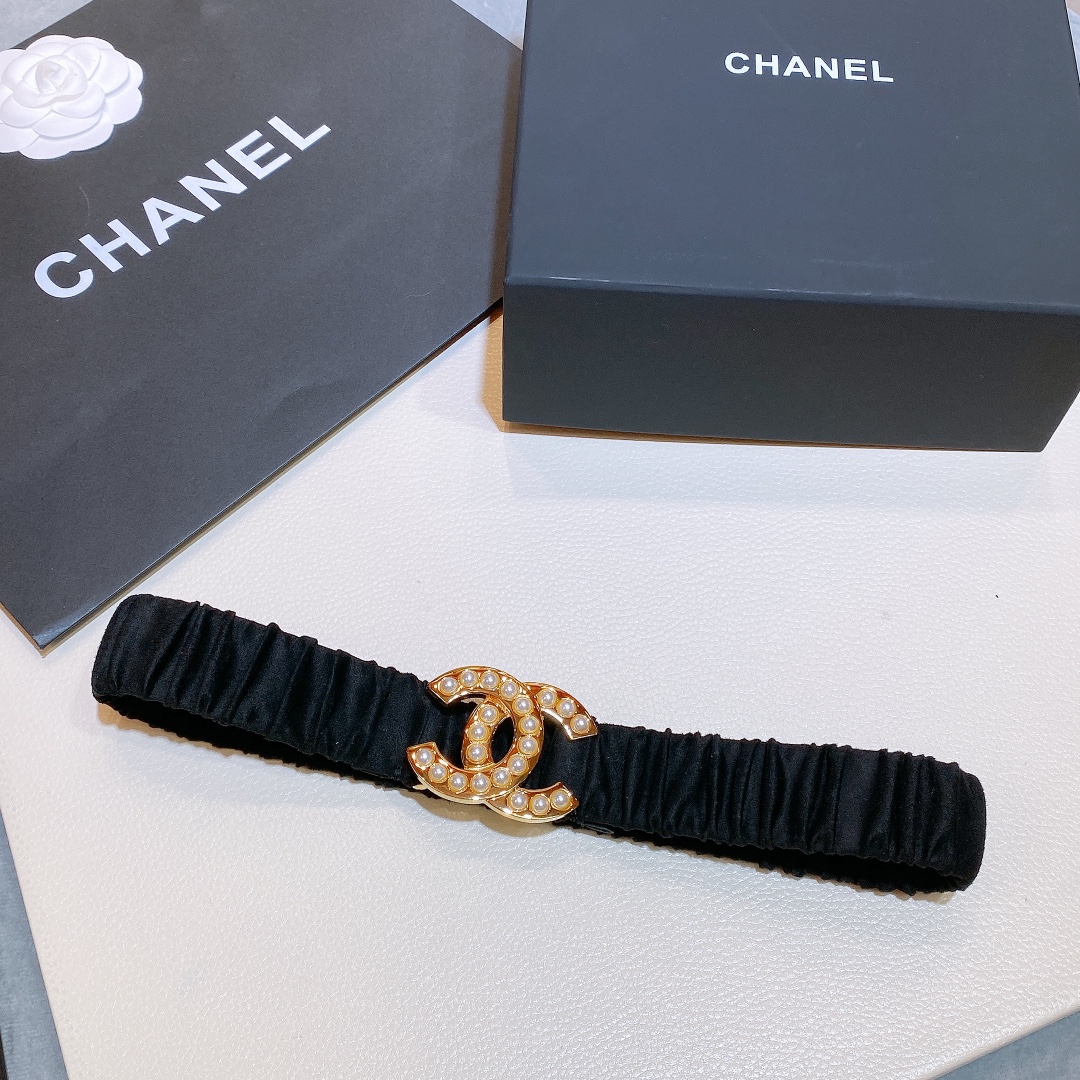 db9bf2_5e8dde0181df496a9c95fe0f1060d995mv2.jpg Chanel CC Buckle Elastic Belt - Image 1