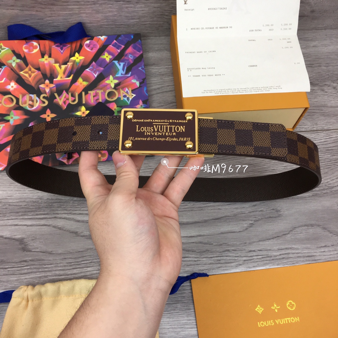 db9bf2_5e9cc64d7c204478be0a11ef273f6c72mv2.jpg Louis Vuitton Square Franc Buckle 35mm Reversible Belt - Image 1