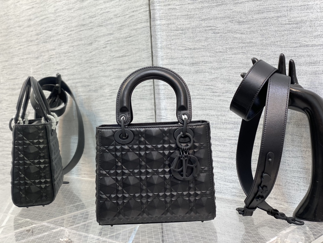 db9bf2_624a153924a1495bbcafeb86ede90d45mv2.jpg Classic Lady Dior 20 Bag in Black - Image 1