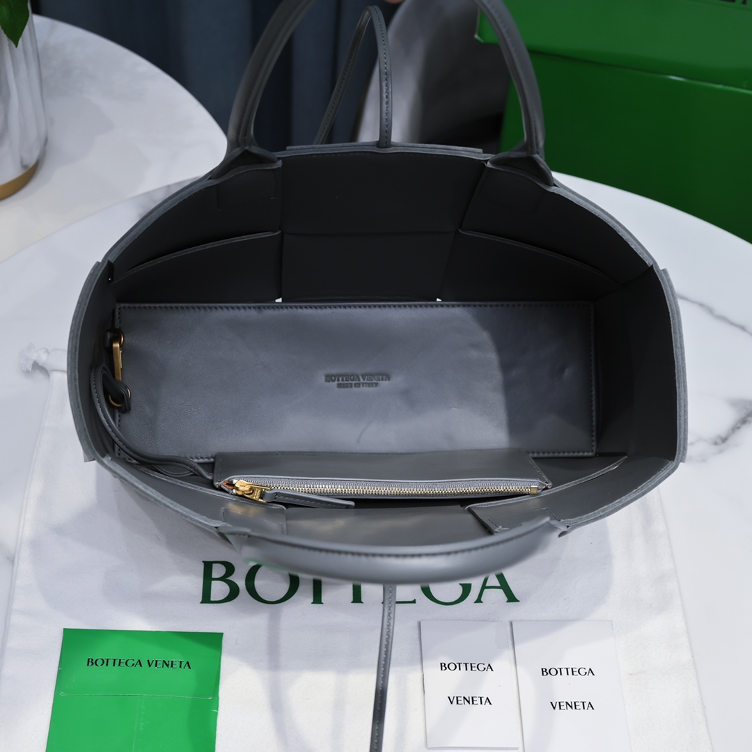 Bottega Veneta Arco Bag in Grey Lambskin - Image 8