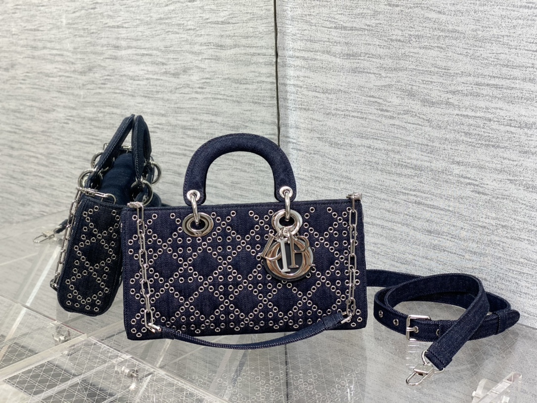 db9bf2_635a2ff884bb41a9805ff6951baaf70amv2.jpg Dior Lady D-joy Bag - Image 1