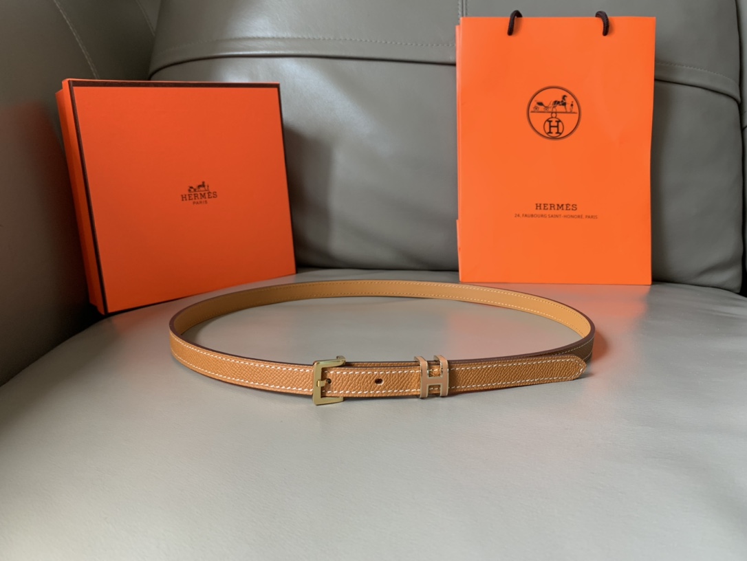 db9bf2_63b78f22b1ae4d9481a93c3148c5882dmv2.jpg Hermès Pop H 15 Belt - Image 1
