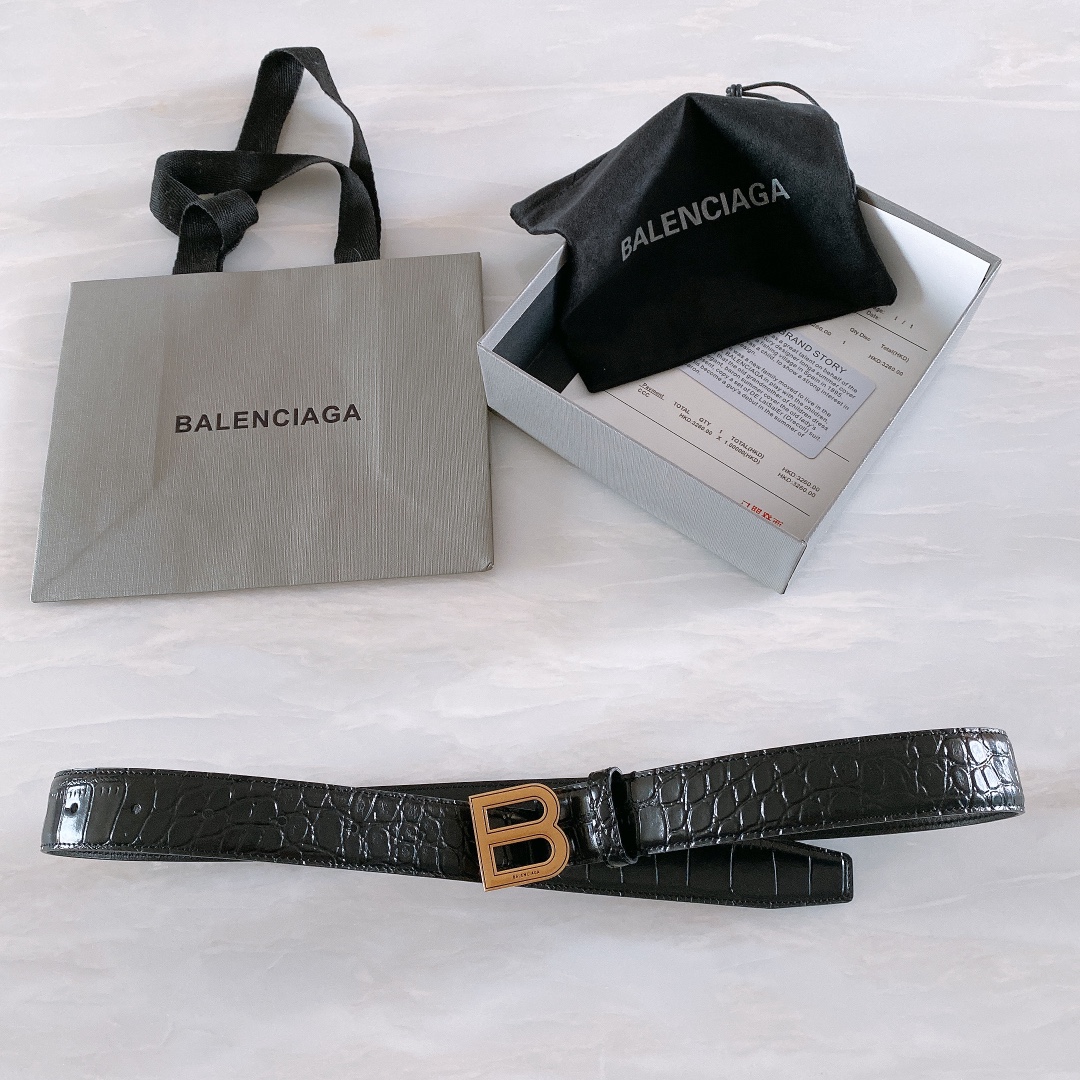 db9bf2_63da4e9e2de44ba7b9485bc0814e6fb2mv2.jpg Balenciaga Belt - Image 1