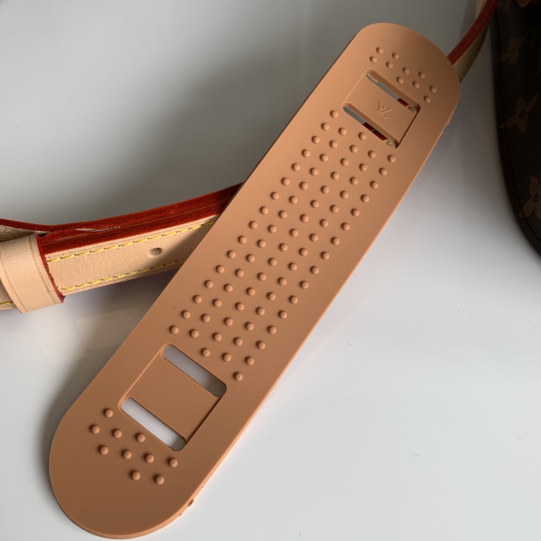 Louis Vuitton Monogram Medium Saint Cloud Bag - Image 7