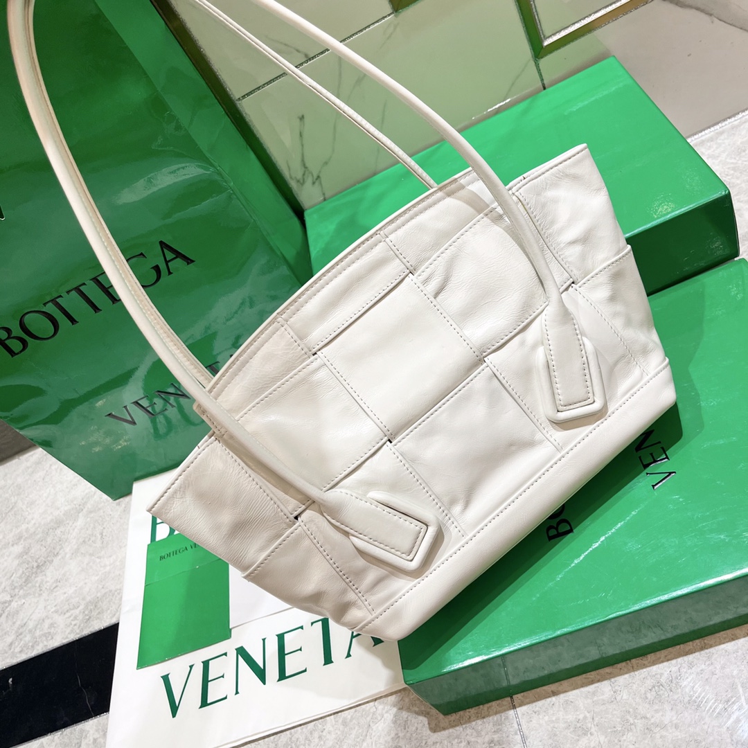 Bottega Veneta Bag - Image 3