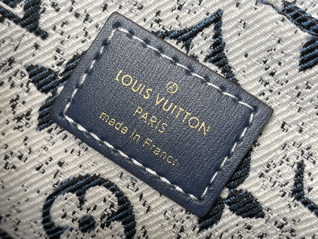 Louis Vuitton Large OnTheGo Bag in Blue Denim - Image 9