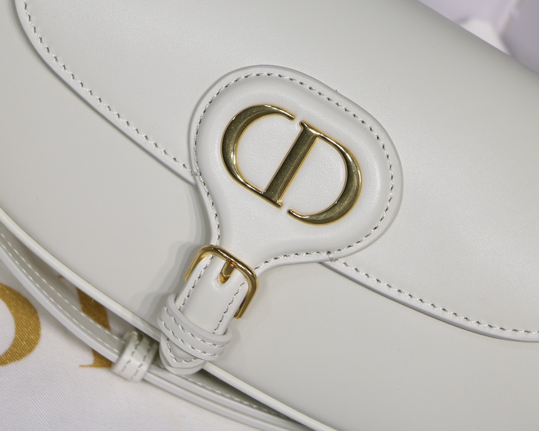 Dior Bobby East-West Underarm Bag in White Calfskin - Image 5