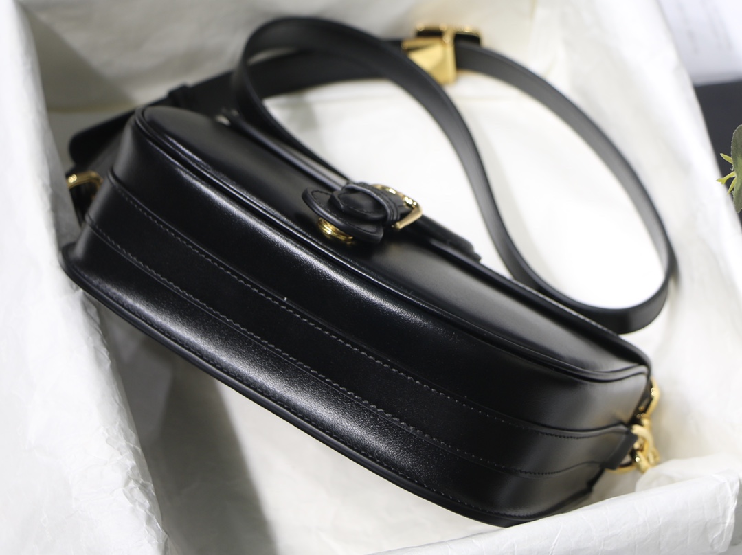 Dior Medium Bobby Bag in Black Leather - Image 7