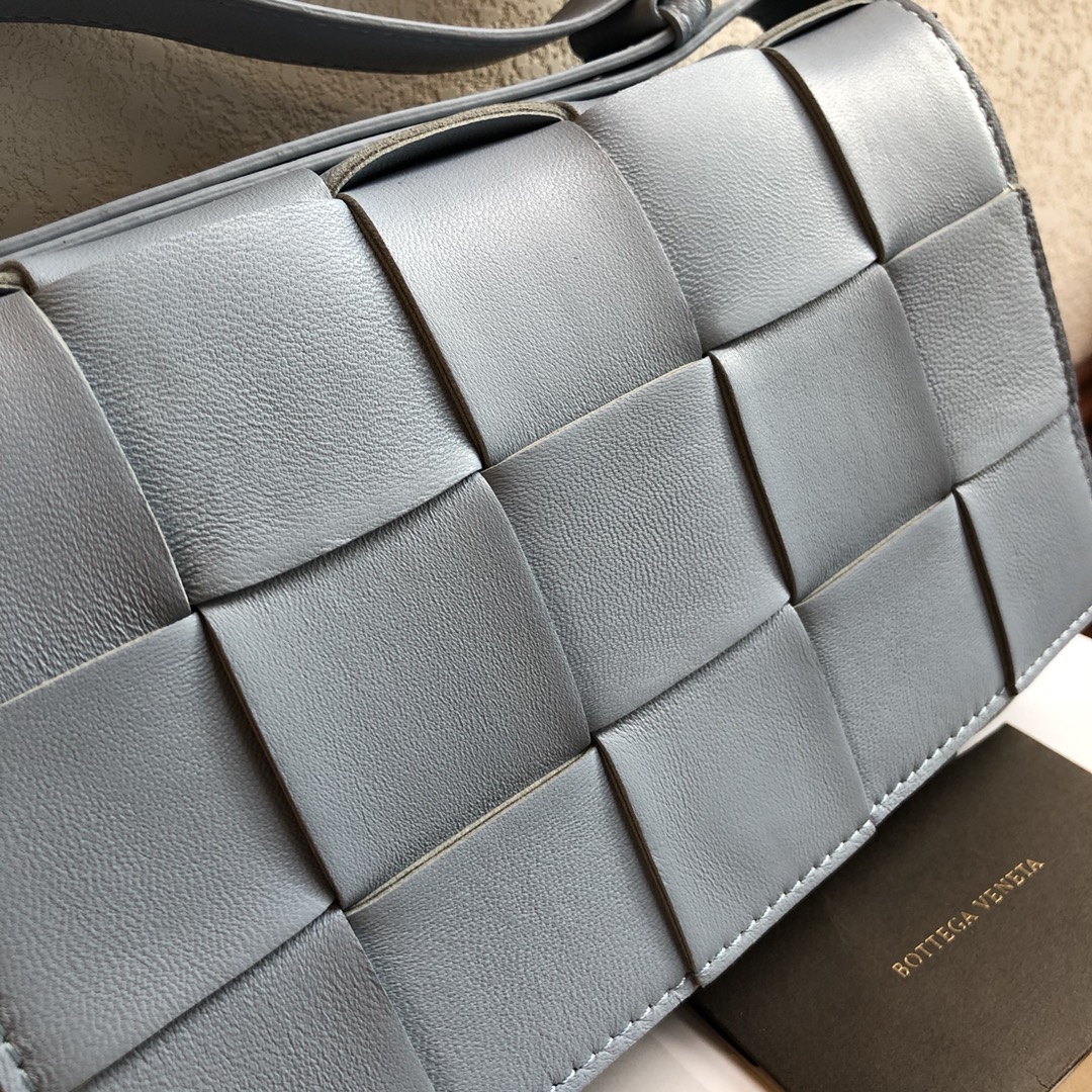 Bottega Veneta Woven Messenger Bag - Image 8