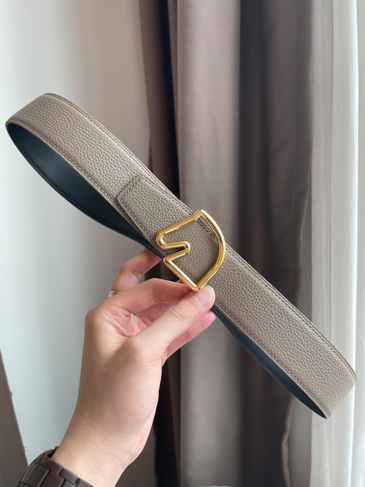 db9bf2_6df9b2325996476fab3c35c31da2eb0bmv2.jpg Hermes Shoes - Image 1