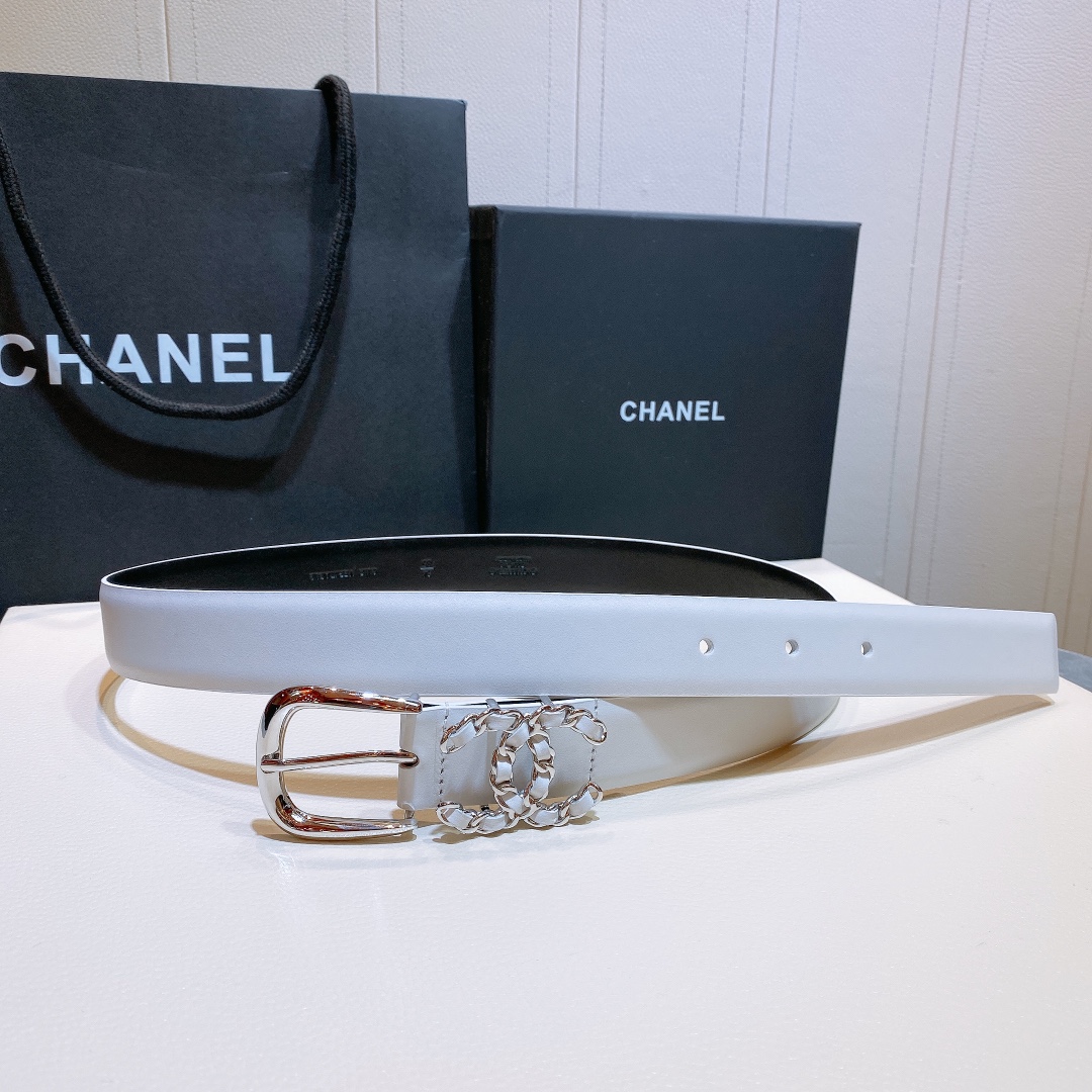 db9bf2_6ebd88b77ab44562939047934e265130mv2.jpg Chanel Leather Belt - Image 1