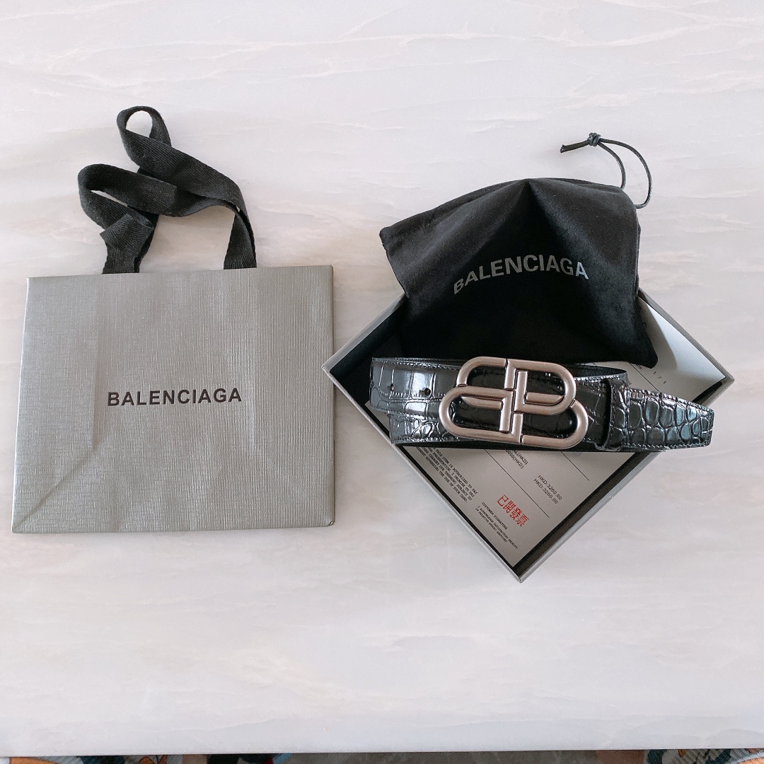 db9bf2_6ff38c7f3731466ab1448730eb9e20aemv2.jpg Balenciaga Belt - Image 1