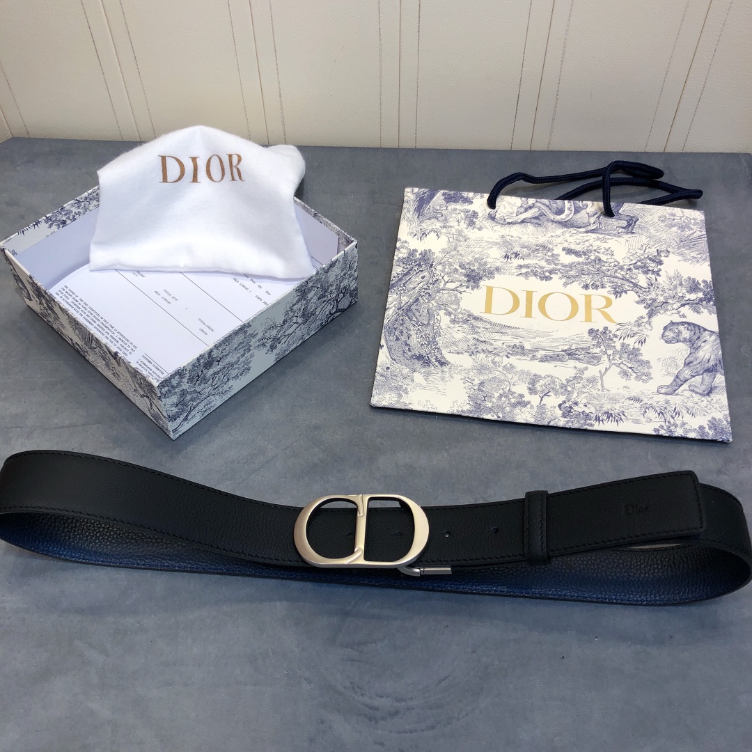 db9bf2_71b241eec85c40929cc5bdbd837de2ecmv2.jpg Dior Double-sided Leather Belt - Image 1