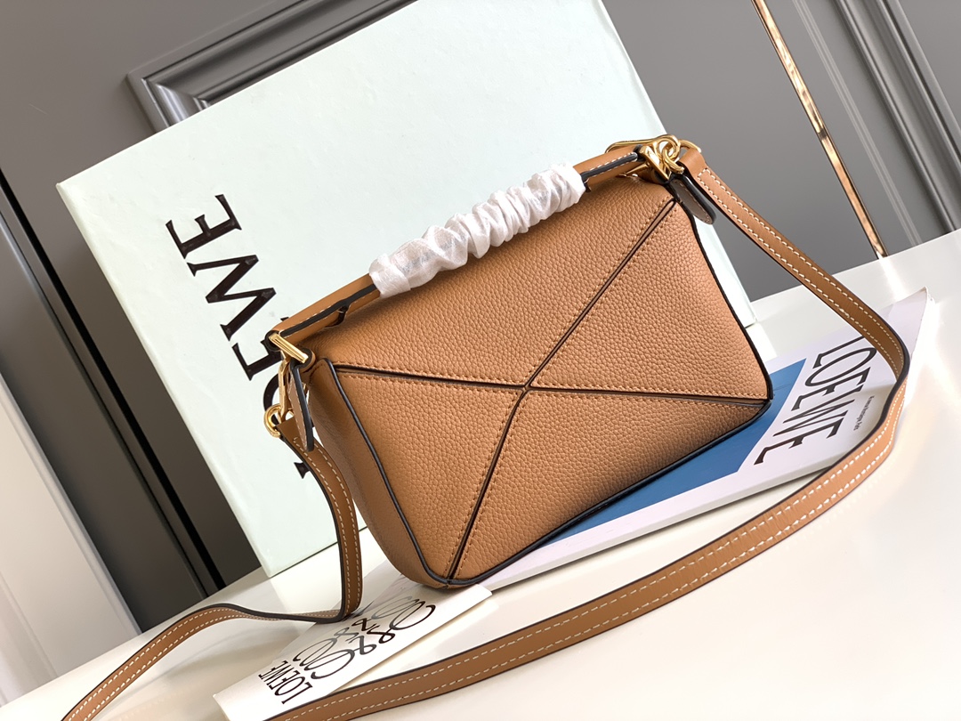 Loewe Bag - Image 3