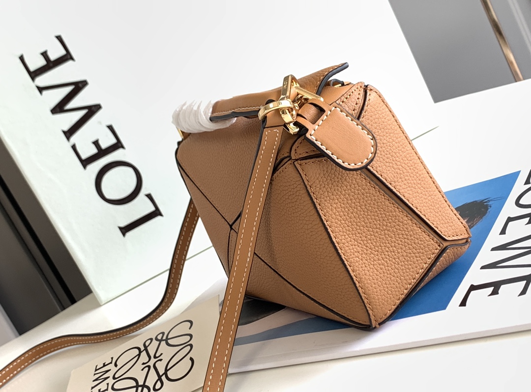 Loewe Bag - Image 4