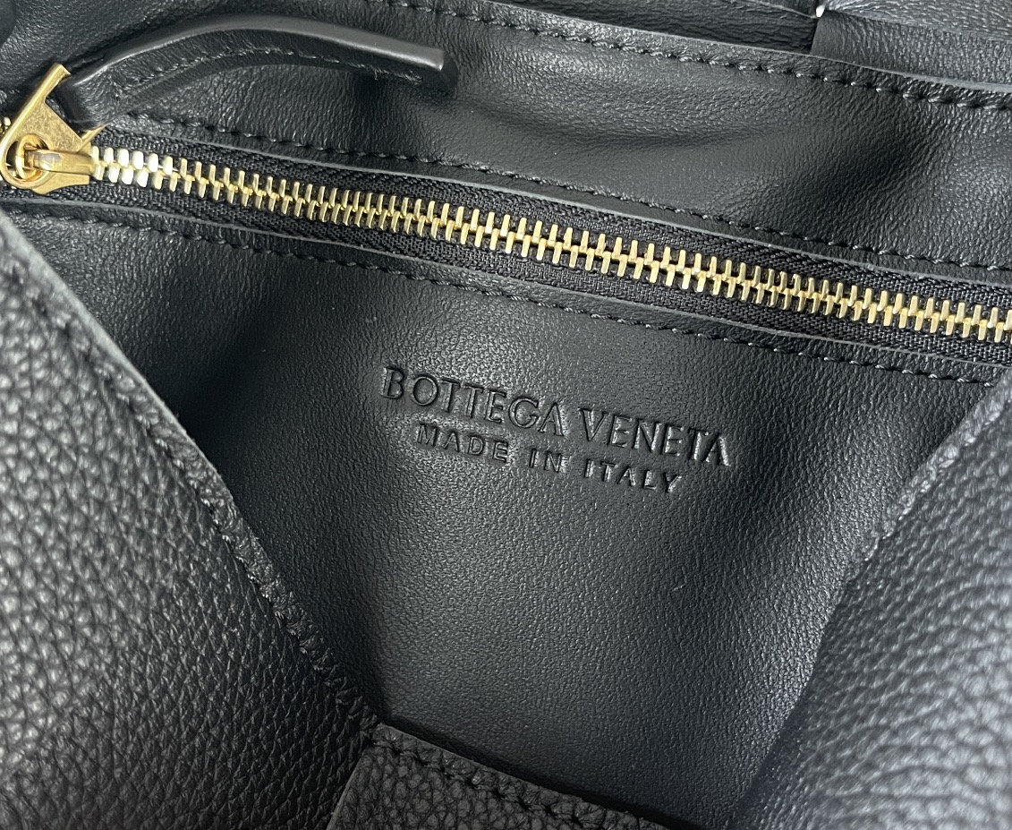 Bottega Veneta Bag - Image 7