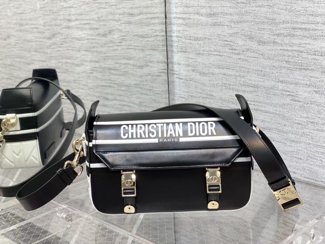 Dior Messenger Bag in Black - Image 3