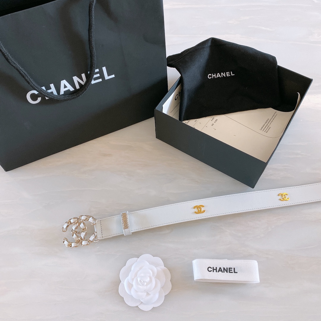 db9bf2_776940ca5ddb405295b582bc1eacd832mv2.jpg Chanel Leather Belt - Image 1