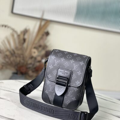 Louis Vuitton Archy Small Messenger Bag in Monogram
