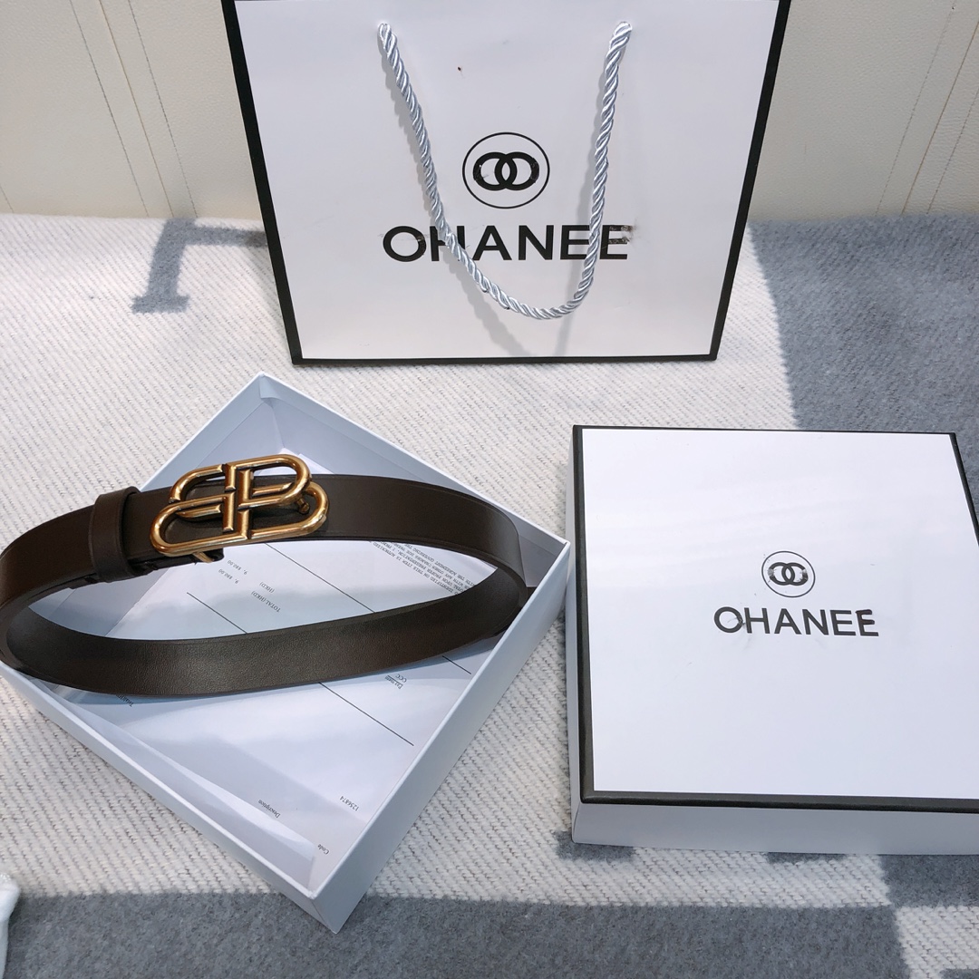 db9bf2_7b8b13826ce448fbb6df732e4b45b461mv2.jpg Balenciaga Belt - Image 1