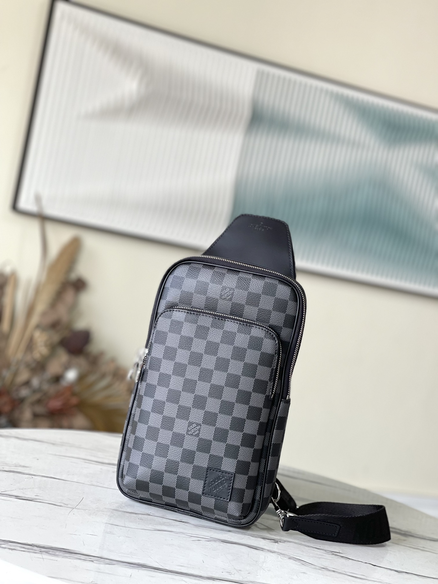 db9bf2_7bd2bbb146774280abfe46dc0f2a136dmv2.jpg Louis Vuitton Bag - Image 1