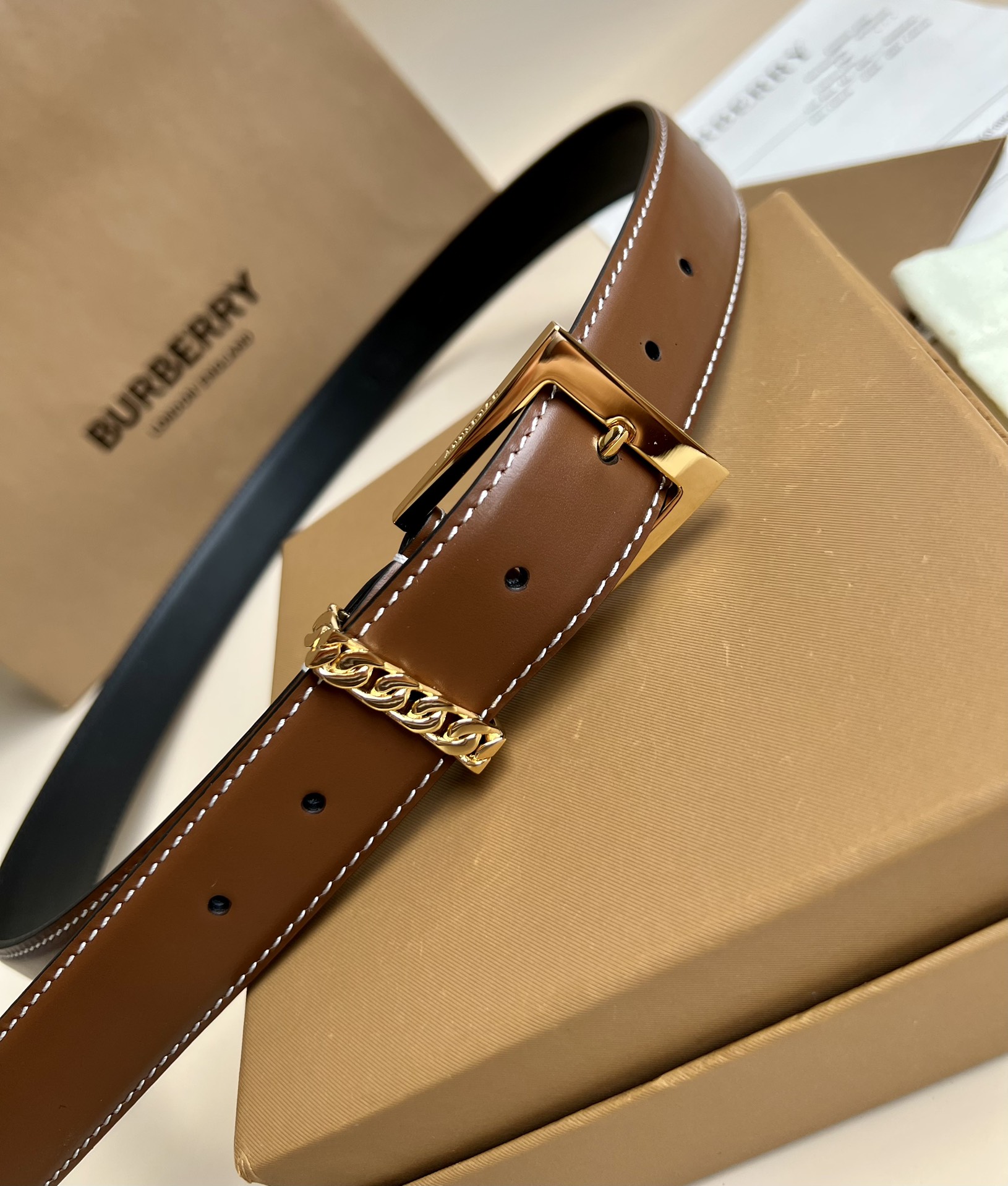 db9bf2_7d24ed68dfa04d558602c422b56210b8mv2.jpg Burberry Classic Buckle Leather Belt - Image 1