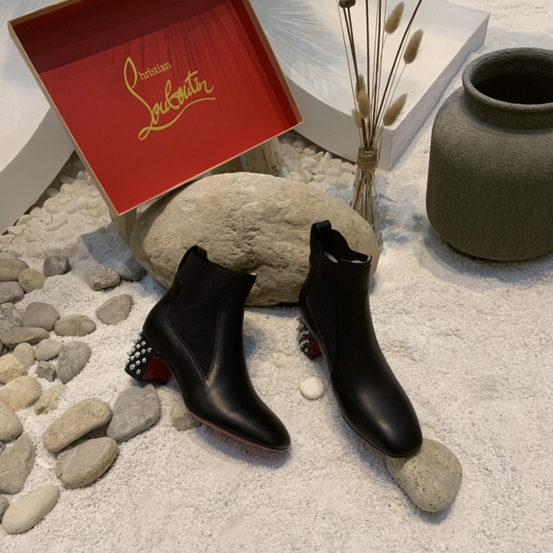 db9bf2_7d94c18d6226481a9dd47fec39ece1a9mv2.jpg Louboutin - Image 1