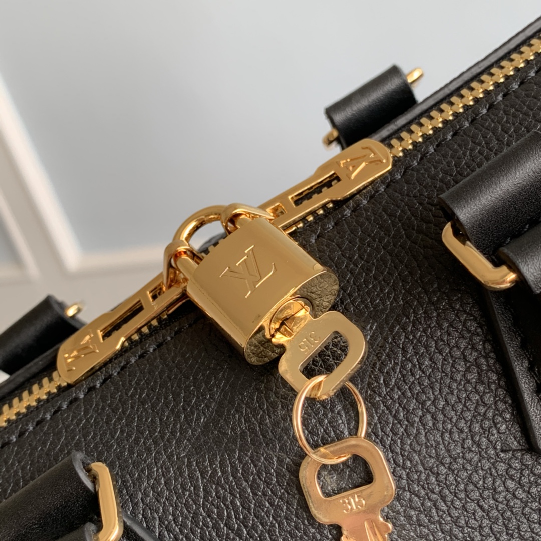 Louis Vuitton Black Bandoulière 20 Bag - Image 9