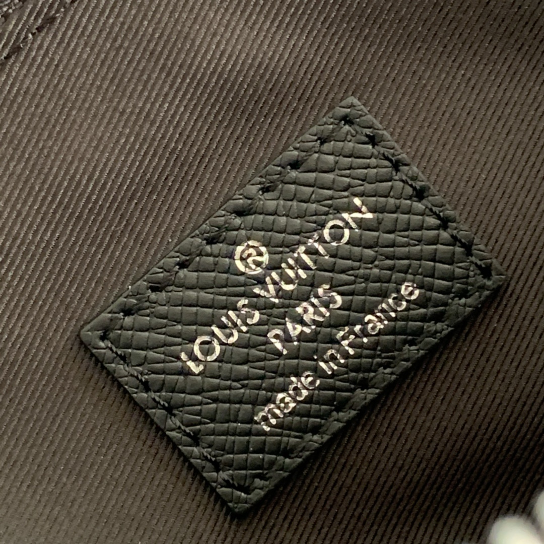 Louis Vuitton Anton Briefcase - Image 9