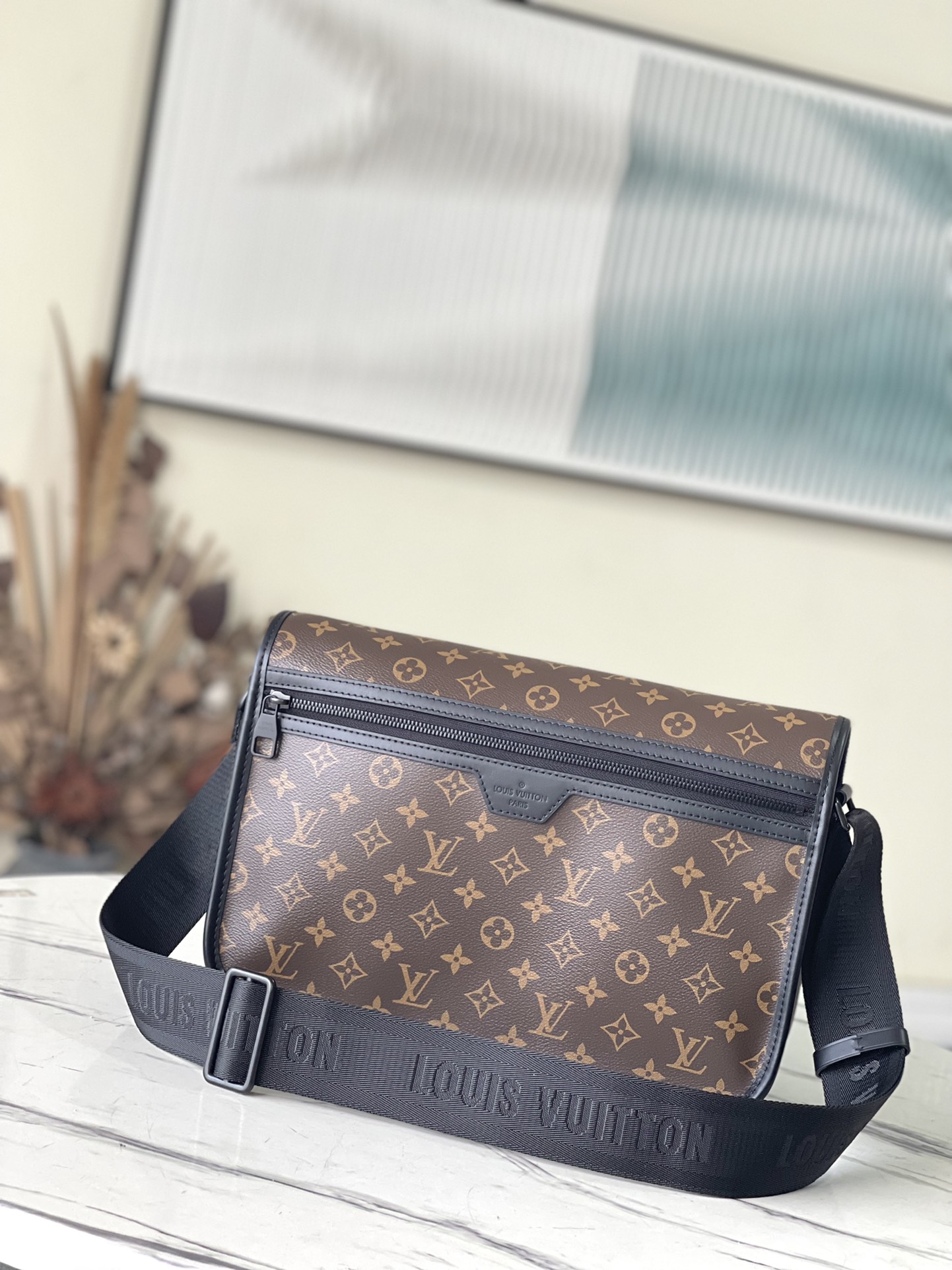 Louis Vuitton Archy Medium Messenger Bag in Monogram - Image 3