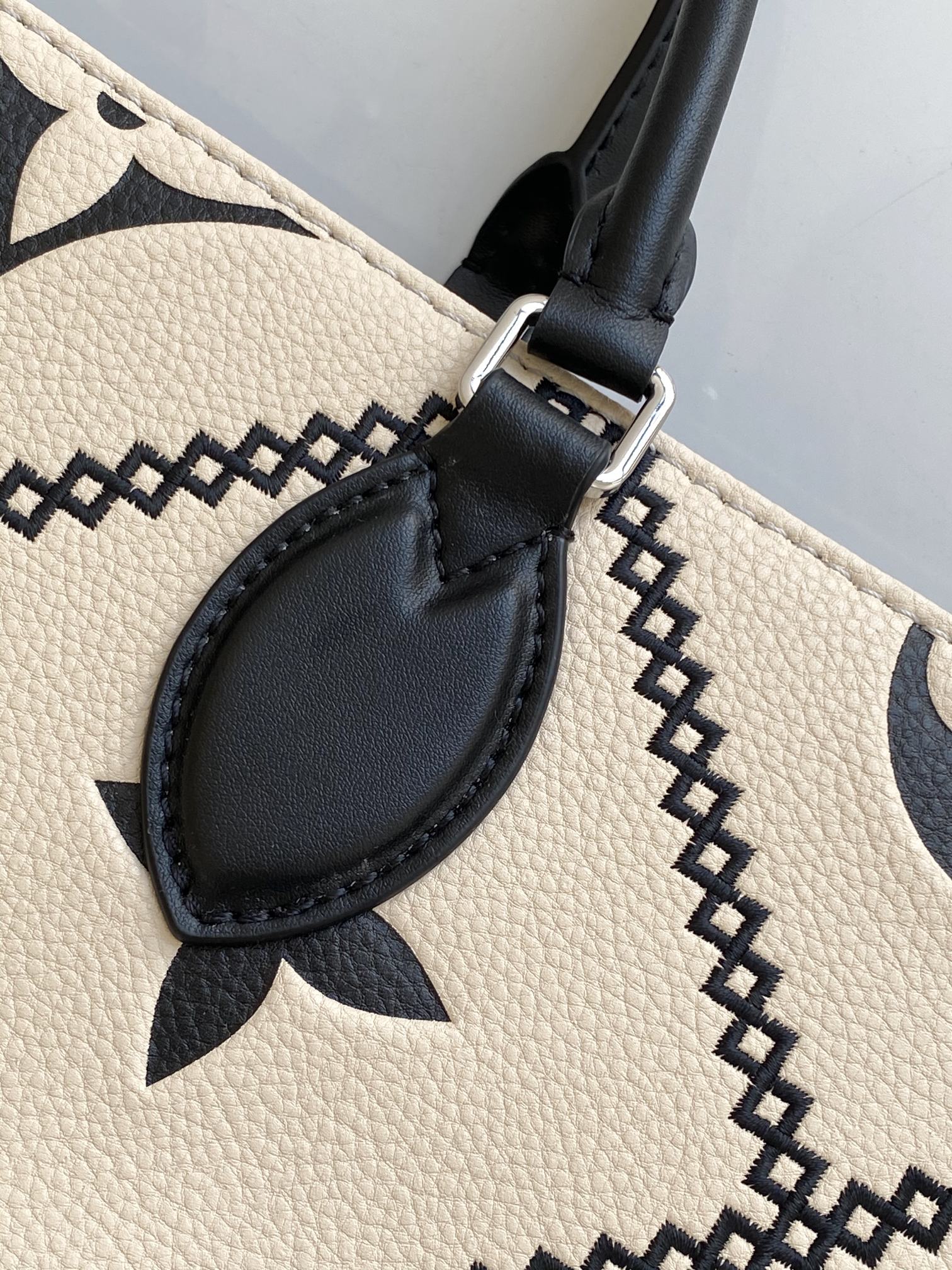 Louis Vuitton OnTheGo Medium Tote Bag - Image 7