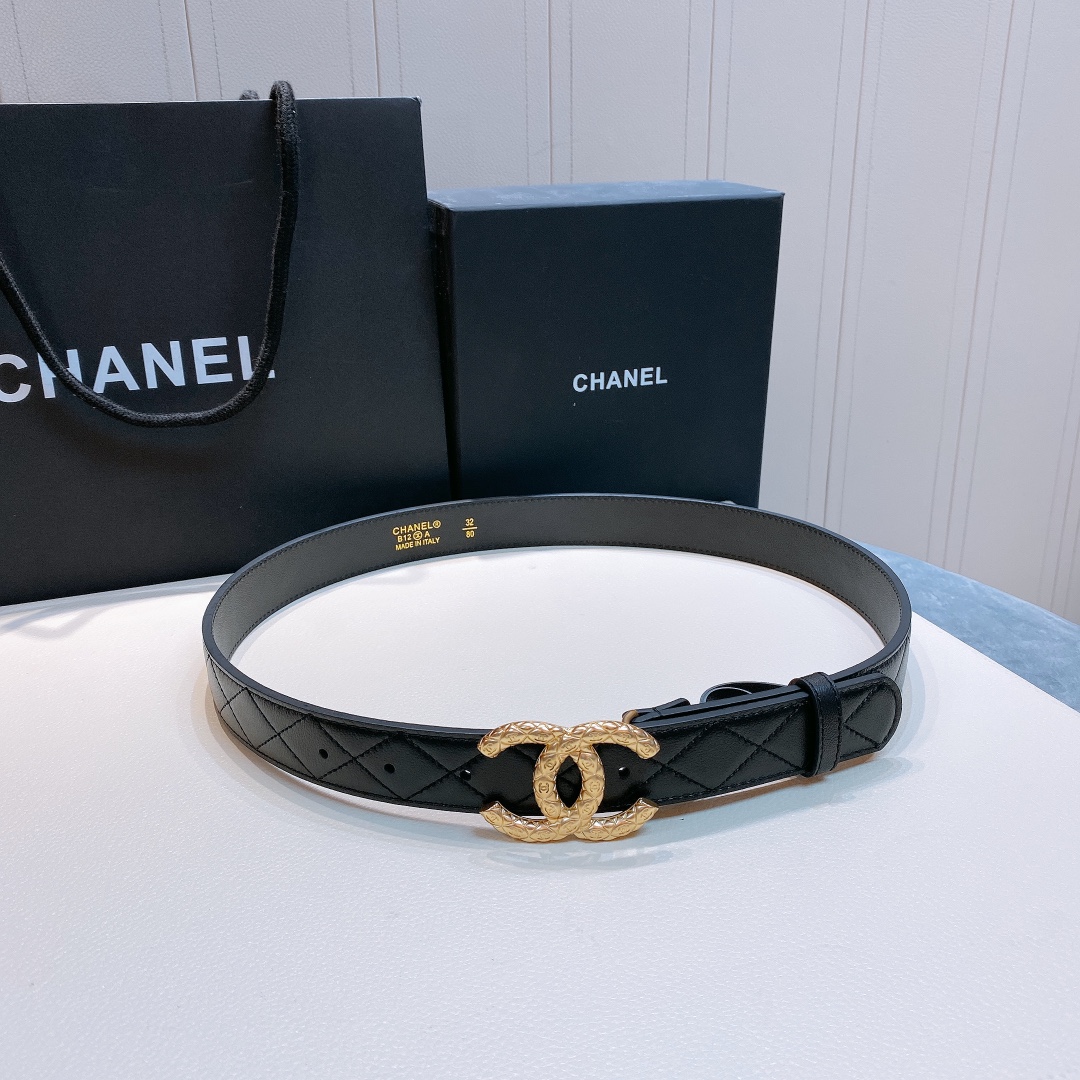db9bf2_866799bc8db845a98217991f5fec175dmv2.jpg Chanel Leather Belt - Image 1