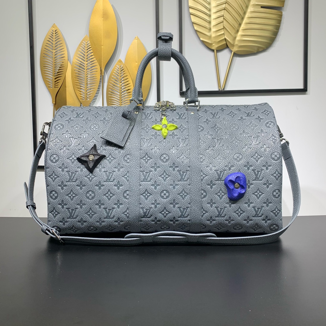 db9bf2_88341aeeff2247c5b80e25f3fd09dabbmv2.jpg Louis Vuitton Bag - Image 1