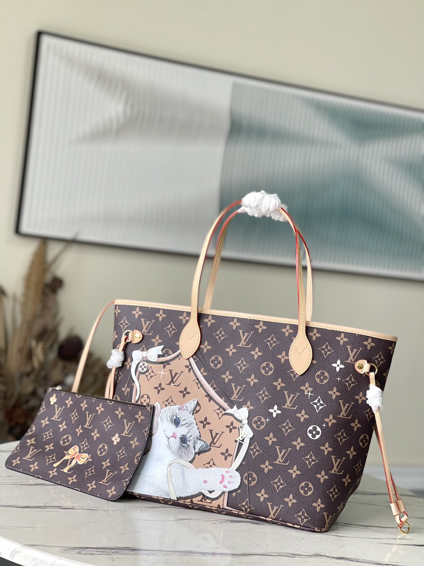 db9bf2_8a8a4e55fd36452db62af236e84c8f42mv2.jpg Louis Vuitton Bag - Image 1